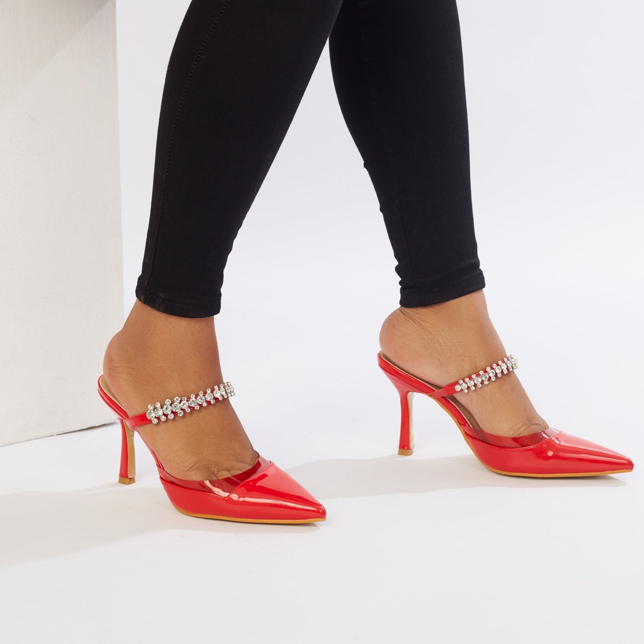 SILHOUETTE IN RED - Outlash brand